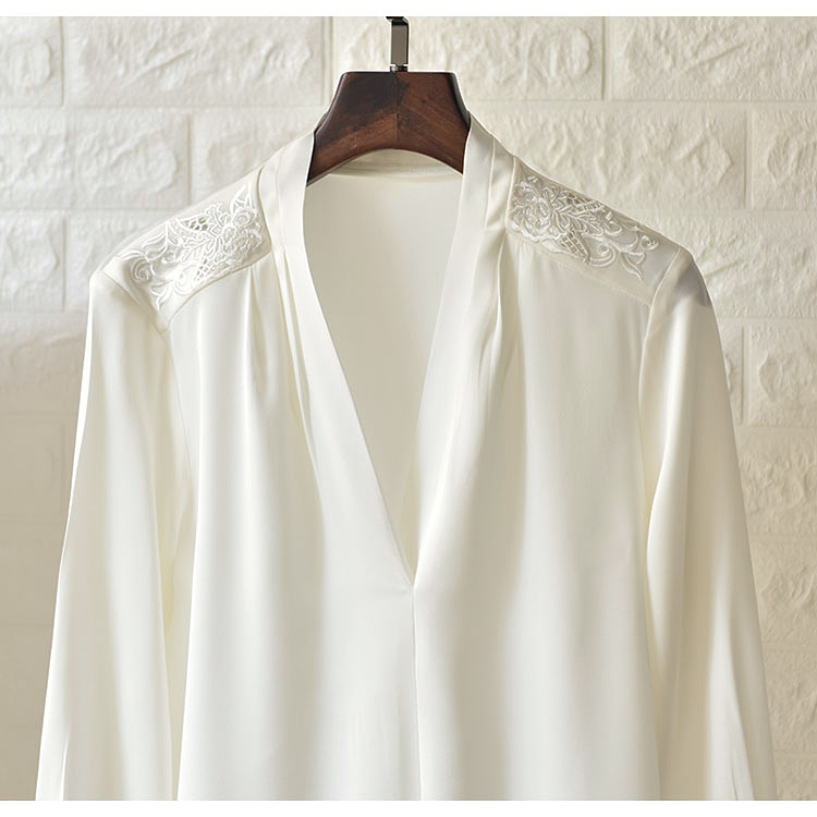Ladies White Silk Blouse with Long Sleeves